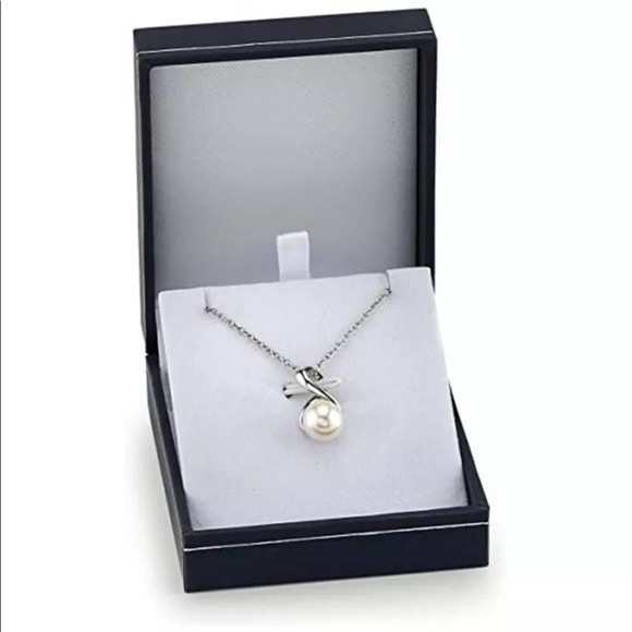 Silver infinity and faux pearl pendant necklace - Picture 2 of 2